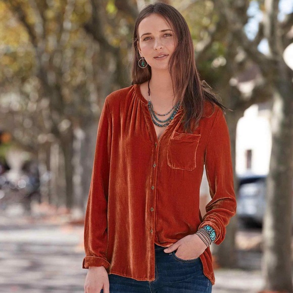 Sundance Tops - Sundance Velvet Delight Top Button Down